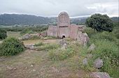 The tomb of giants, Sa Ena 'e Thomes